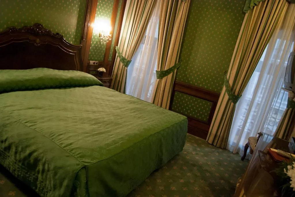 *****  Hotel Casa Capsa Boekarest Roemenië