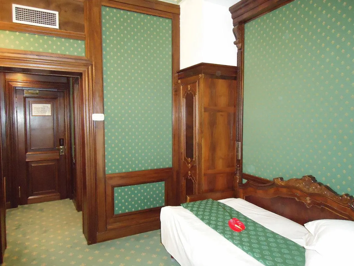 Hotel Casa Capsa Bucharest 5*,